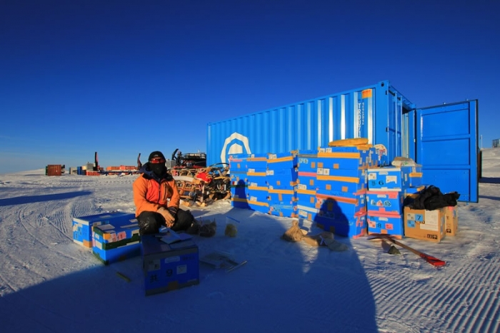 Some scientific expeditions need to ship back lots of samples. Our Japanese friends for example, collected meteorites which we then shipped to Japan. - International Polar Foundation