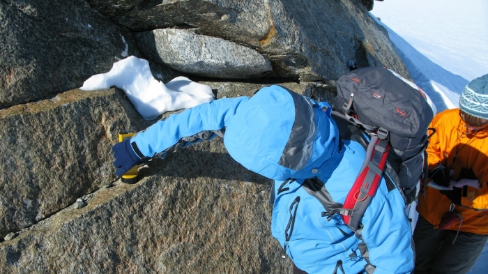 Measuring the magnetic signatures in rock samples. - International Polar Foundation