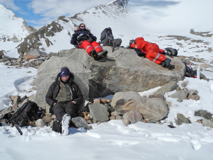 Enjoying a quick nap in the sun! - International Polar Foundation