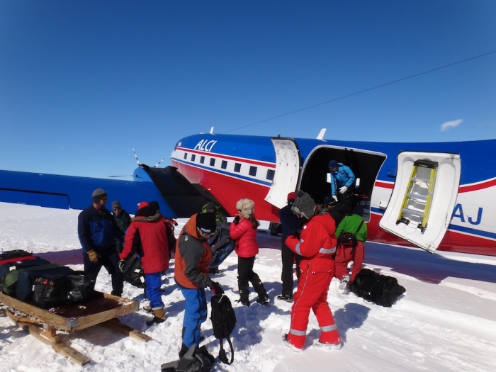 After four days in Cape Town, a team of 9 Germans and 8 IPF staff members has just landed in Utsteinen - IPF