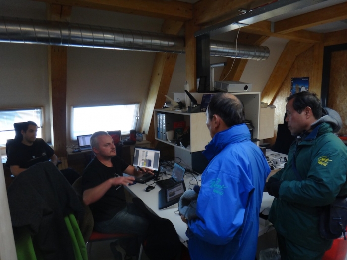 Johan Berte and Erik Verhagen from IPF explain the functioning of PEA's DPMS to Japanese officials - IPF