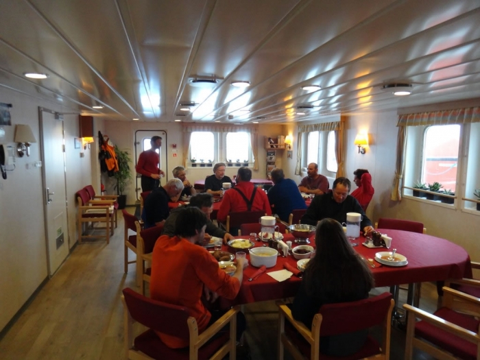 Invited on board for dinner. - International Polar Foundation
