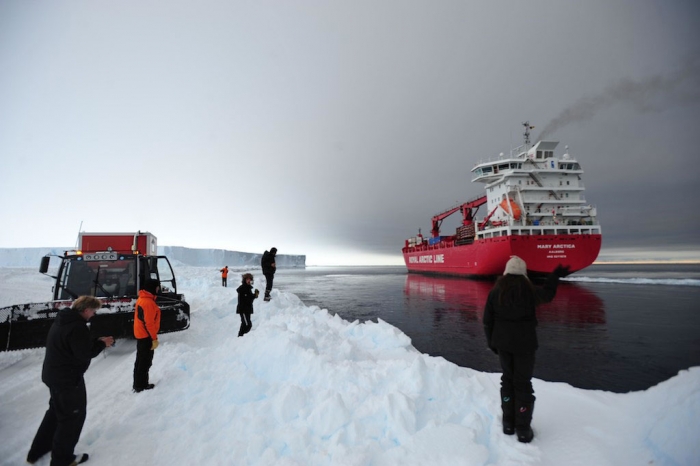 Farewell after 18 hours of working together. It always feels a little strange to see them go. - International Polar Foundation