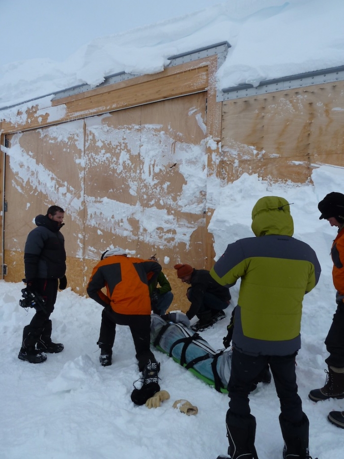 Rehearsal: coordination is essential during an evacuation - International Polar Foundation