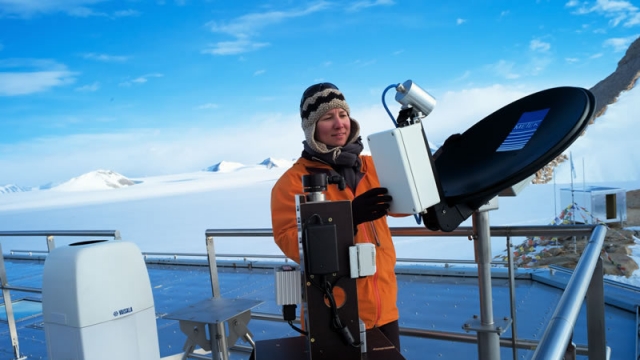 The HYDRANT instruments on the roof of Princess Elisabeth Antarctica - International Polar Foundation